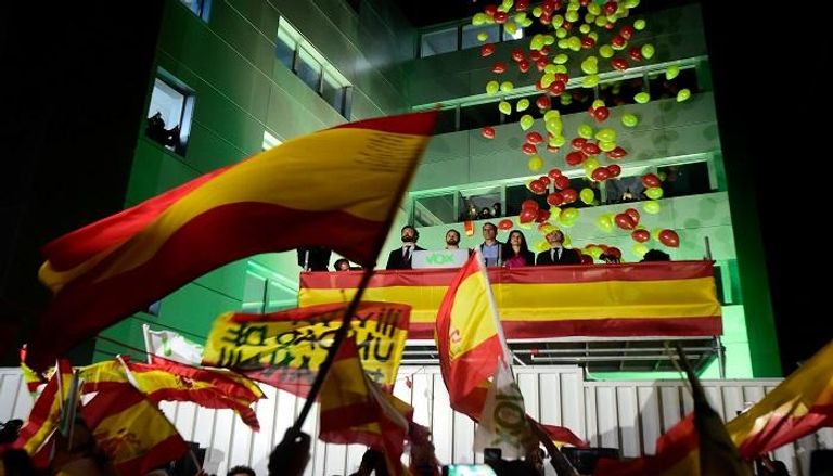 بدء ظهور النتائج الأولية للانتخابات الإسبانية