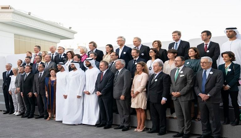 الشيخ محمد بن زايد آل نهيان يستقبل لجنة