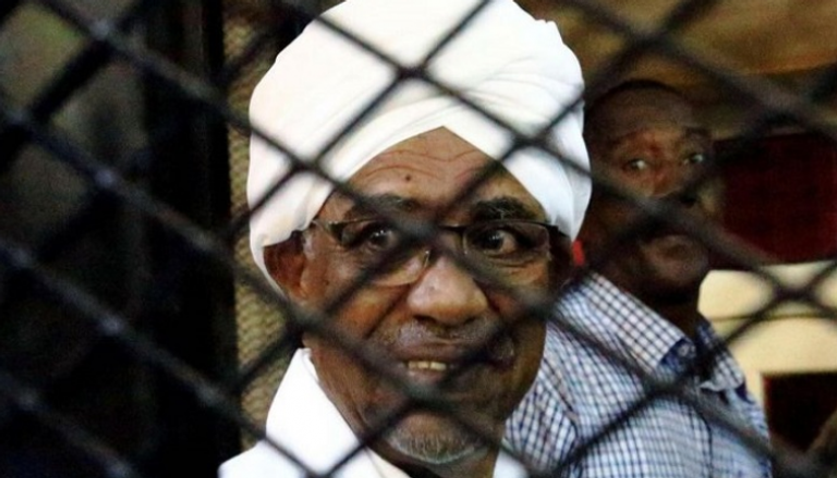 المحكمة السودانية قضت بحل الحزب الذي يترأسه البشير المتهم بقضايا فساد