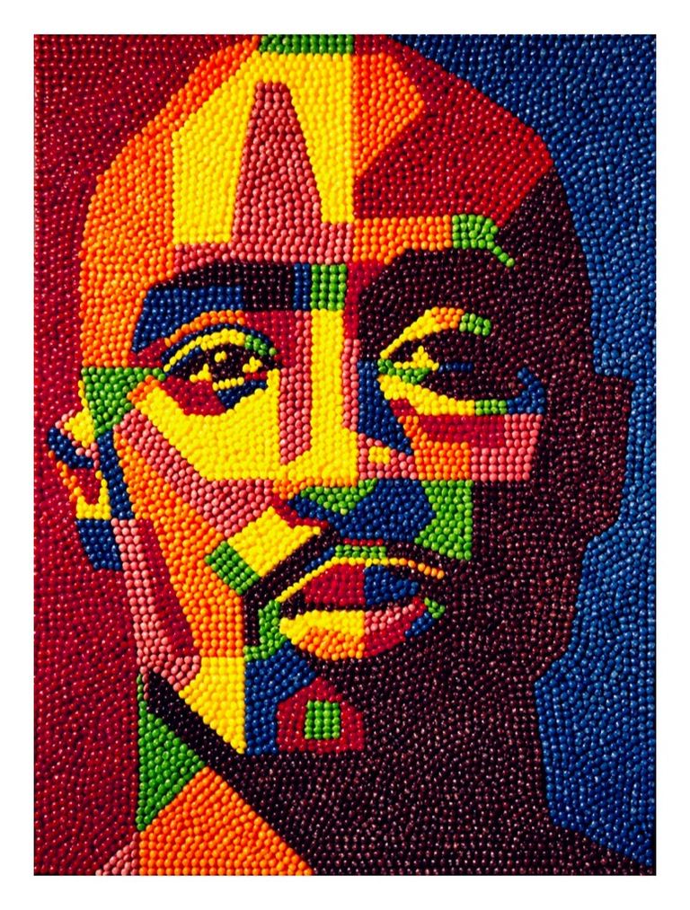 هارولد كوديو مع لوحاته