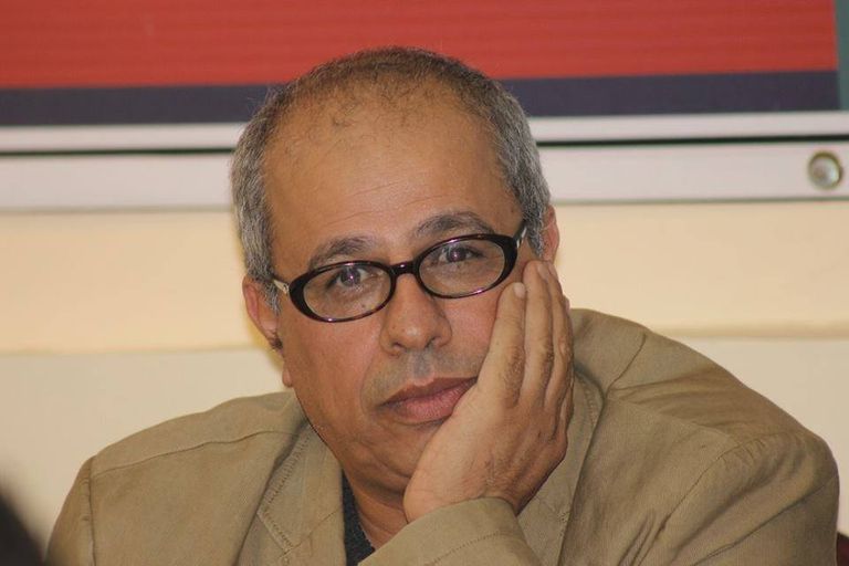 الكاتب أسامة العيسة