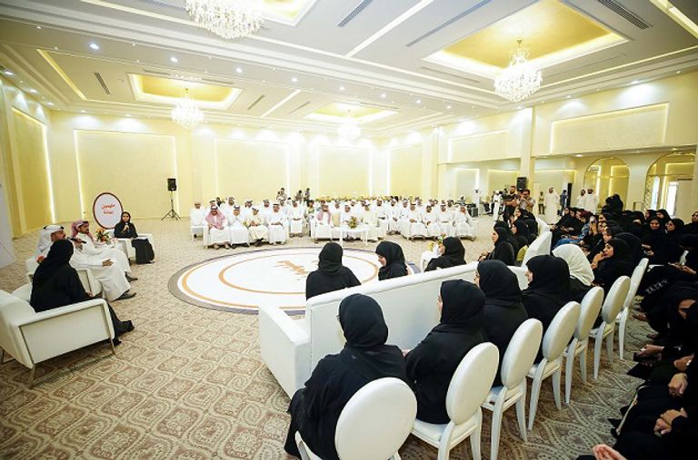 جانب من الجلسة الحوارية