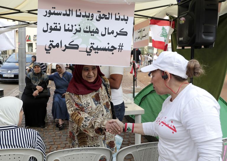 اللبنانيات يدافعن منذ سنوات عن حقهن في منح الجنسية لأولادهن