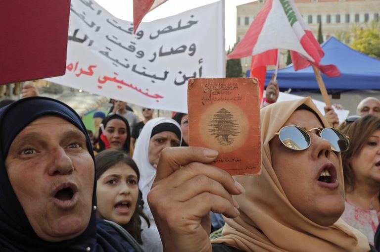 اللبنانيات يدافعن منذ سنوات عن حقهن في منح الجنسية لأولادهن