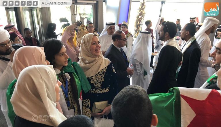 الشيخ محمد بن راشد آل مكتوم يشهد حفل تتويج بطل القراءة العربي