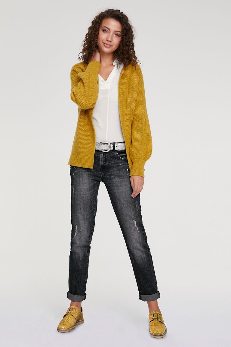 الألوان الزاهية تميز ملابس التريكو هذا الموسم