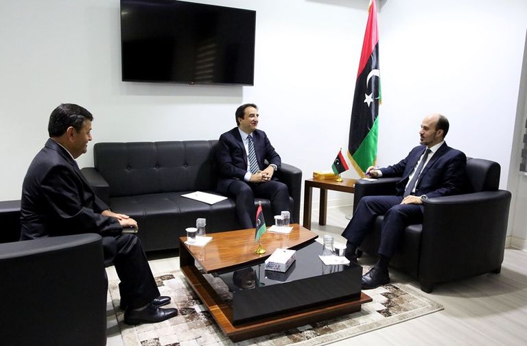 محمد عماري زايد والسفير التركي سرحات إكس محمد عماري زايد.. مطلوب ليبي يعينه السراج وزيرا للتعليم