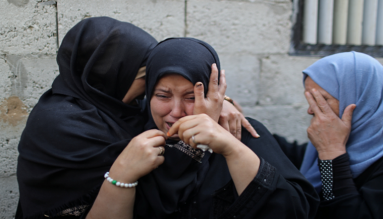 عائلات ضحايا قصف الاحتلال الإسرائيلي - رويترز