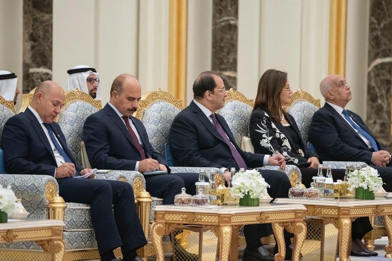 الشيخ محمد بن زايد آل نهيان يستقبل الرئيس المصري
