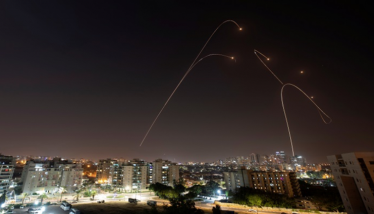 صواريخ اعتراضية أثناء إطلاق مقذوفات من غزة تجاه إسرائيل - رويترز