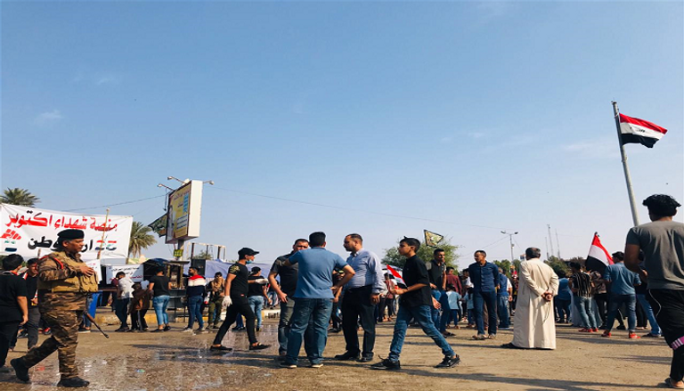 صورة متداولة للمتظاهرين العراقيين اليوم بساحة التحرير 