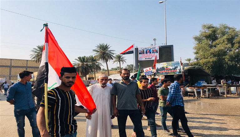 صورة متداولة للمتظاهرين العراقيين اليوم بساحة التحرير 