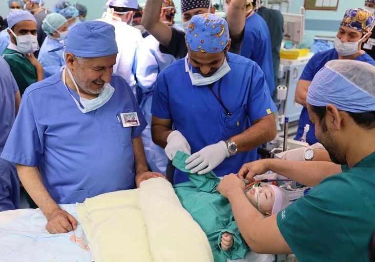 أعضاء الفريق الطبي