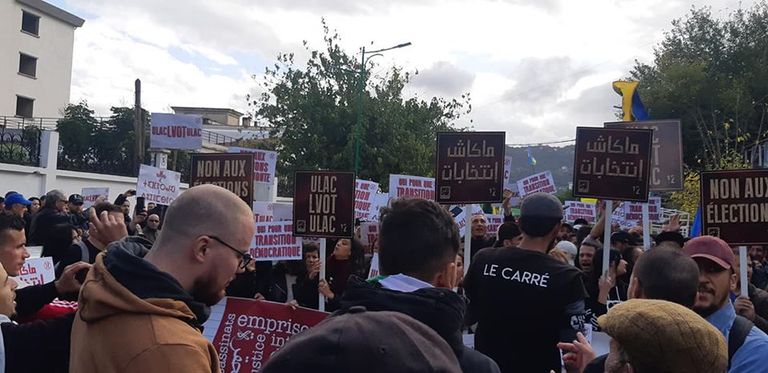 مظاهرات الجمعة الـ39 الرافضة لبقاء رموز نظام بوتفليقة في الجزائر