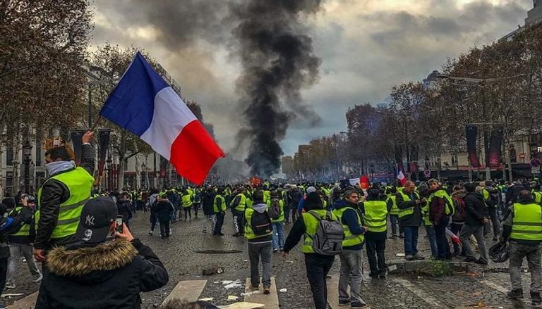 الفرنسيون يحيون الذكرى السنوية الأولى لأصحاب 