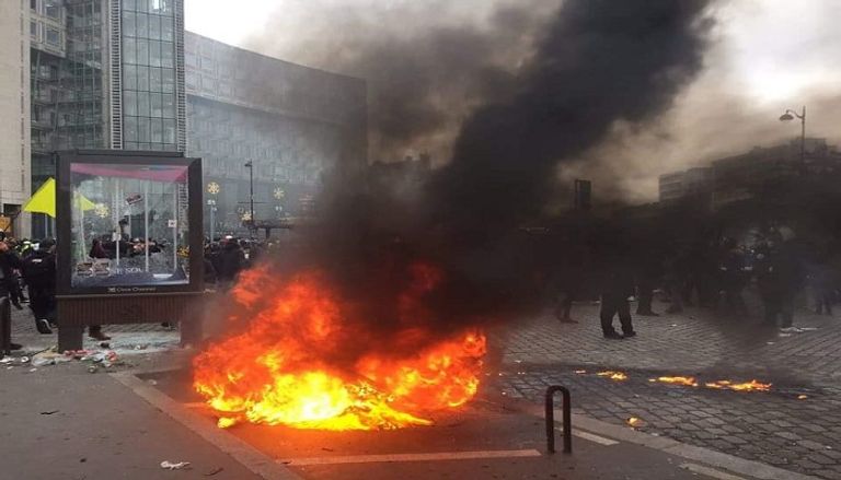 الفرنسيون يحيون الذكرى السنوية الأولى لأصحاب 