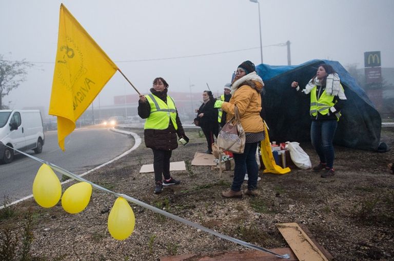 الفرنسيون يحيون الذكرى السنوية الأولى لأصحاب 