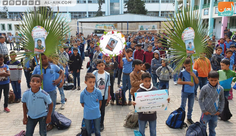 صور الشهداء من الطلبة وضعت على مقاعدهم في مدارس قطاع غزة