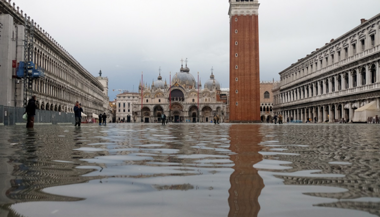 المدينة شهدت أسوأ فيضانات في 50 عاما
