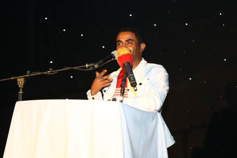 تكريم الشعراء المشاركين في الأمسية