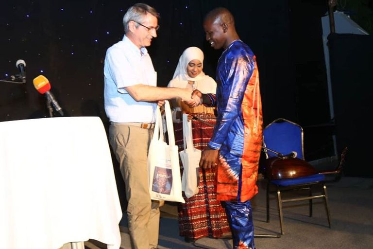 تكريم الشعراء المشاركين في الأمسية