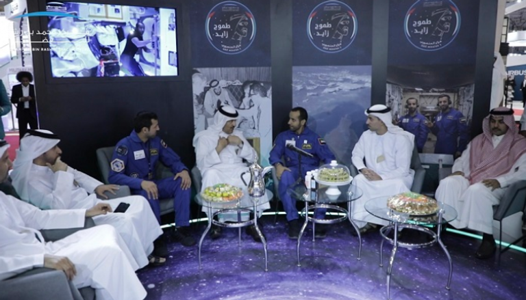 معرض دبي للطيران يشهد حضور رائدي الفضاء الإماراتيين