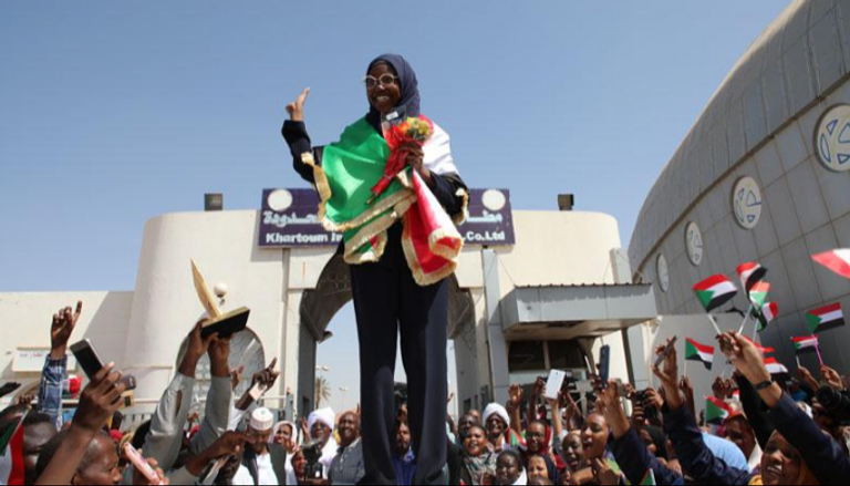احتفاء سوداني ببطلة تحدي القراءة العربي هديل أنور