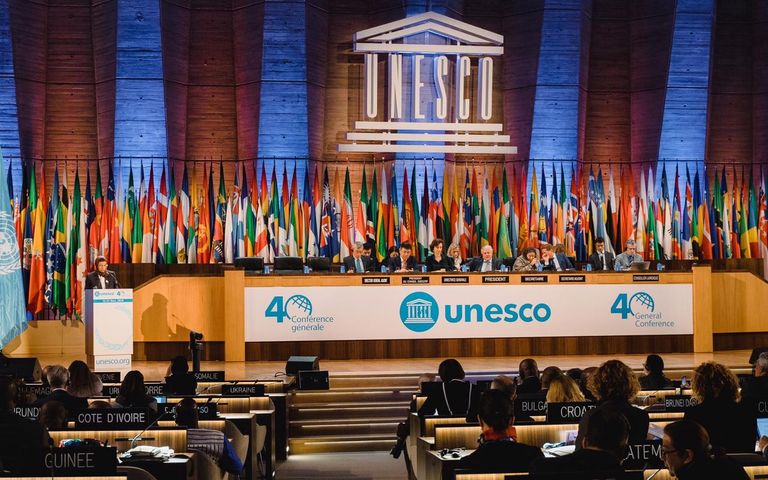 نورة بنت محمد الكعبي وزيرة الثقافة وتنمية المعرفة الإماراتية