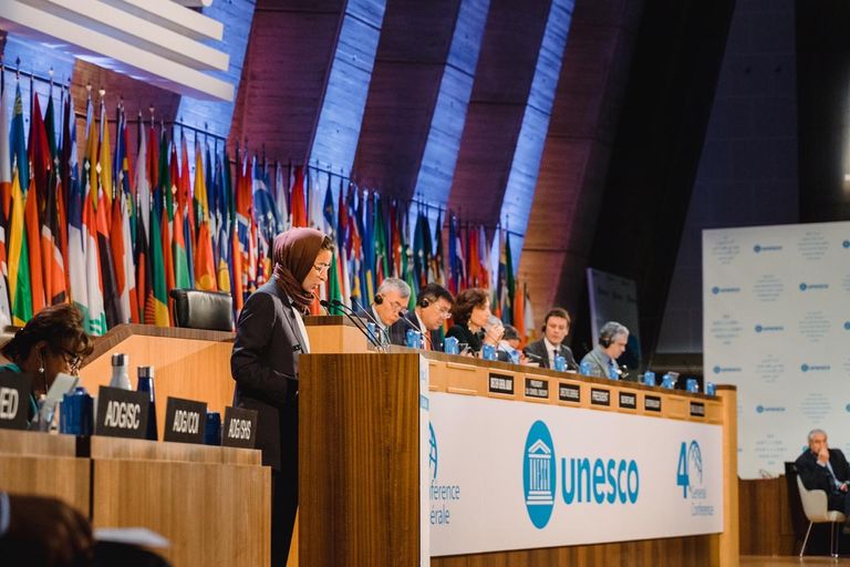 نورة بنت محمد الكعبي وزيرة الثقافة وتنمية المعرفة الإماراتية