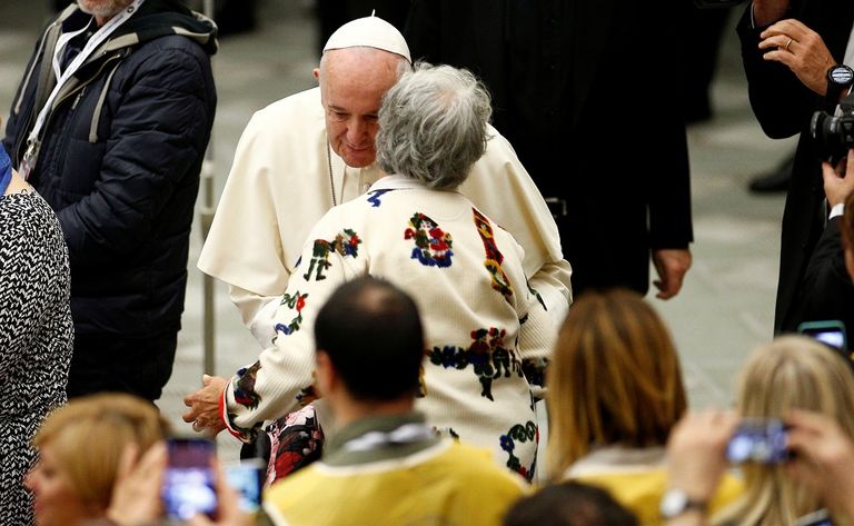 1500 من الفقراء والمشردين في ضيافة البابا فرنسيس على مأدبة غداء