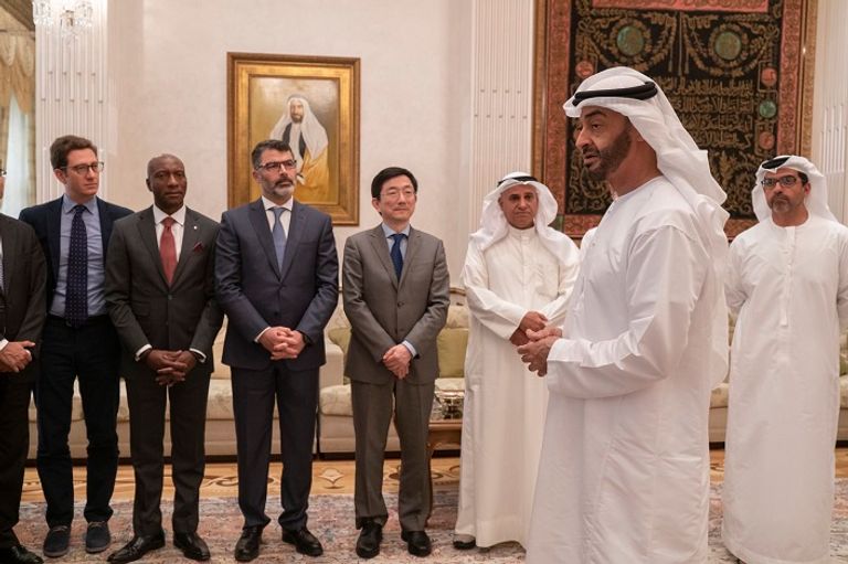 محمد بن زايد يستقبل المشاركين في أعمال القمة الأفريقية للاستثمار