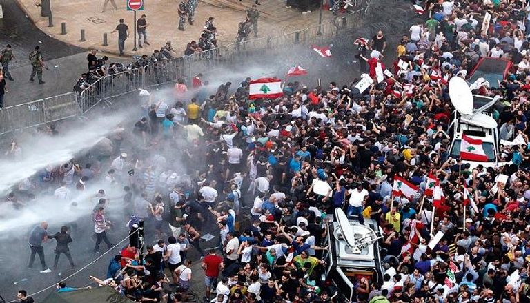 مواجهات بين قوى الأمن ومتظاهرين لبنانيين - أرشيفية