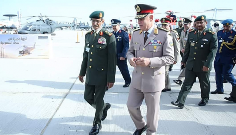 رئيس أركان القوات المسلحة الإماراتية ونظيره المصري 