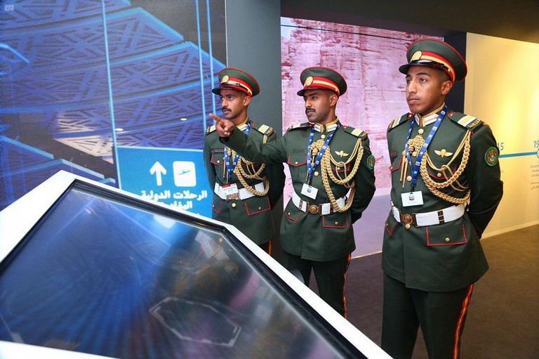 إقبال كبير على زيارة جناح "الطيران المدني" السعودي بمعرض دبي للطيران