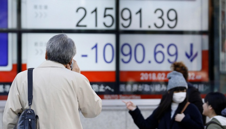 "نيكي" ينخفض 0.33‭‬% بداية التعامل في بورصة طوكيو