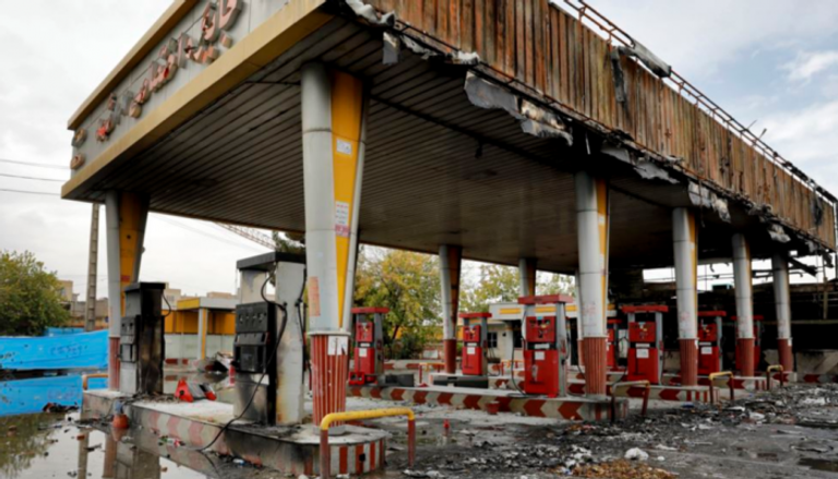 محطة وقود تعرضت لأضرار في إيران - أرشيفية