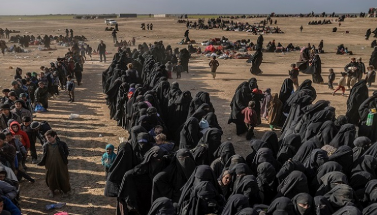 نساء دواعش في مخيم الهول الواقع تحت سيطرة الأكراد