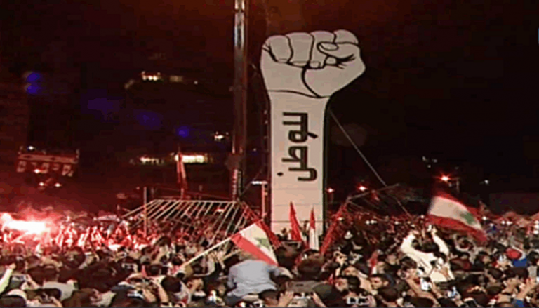 مجسم الثورة في لبنان بعد إعادته