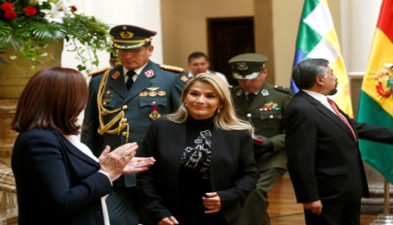 رئيسة بوليفيا المؤقتة جانين أنيز تحضر حفلا بالقصر الرئاسي 
