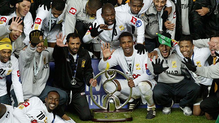 الاتحاد بطل 2004 الهلال وأرواوا