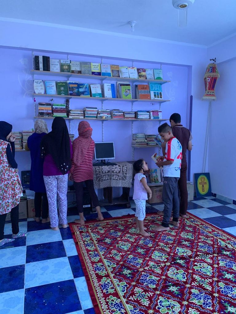 مكتبة هند تضم أكثر من 500 كتاب