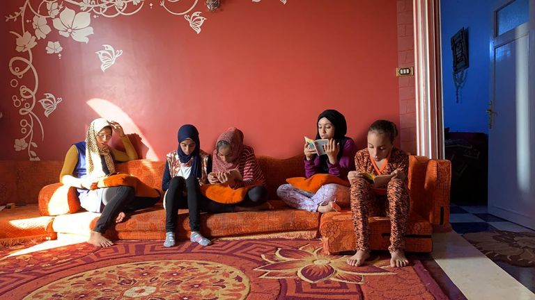 مكتبة هند تضم أكثر من 500 كتاب