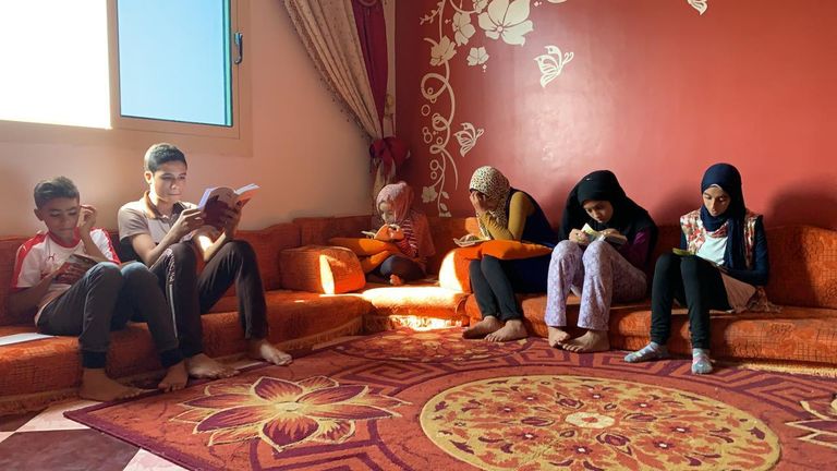 مكتبة هند تضم أكثر من 500 كتاب