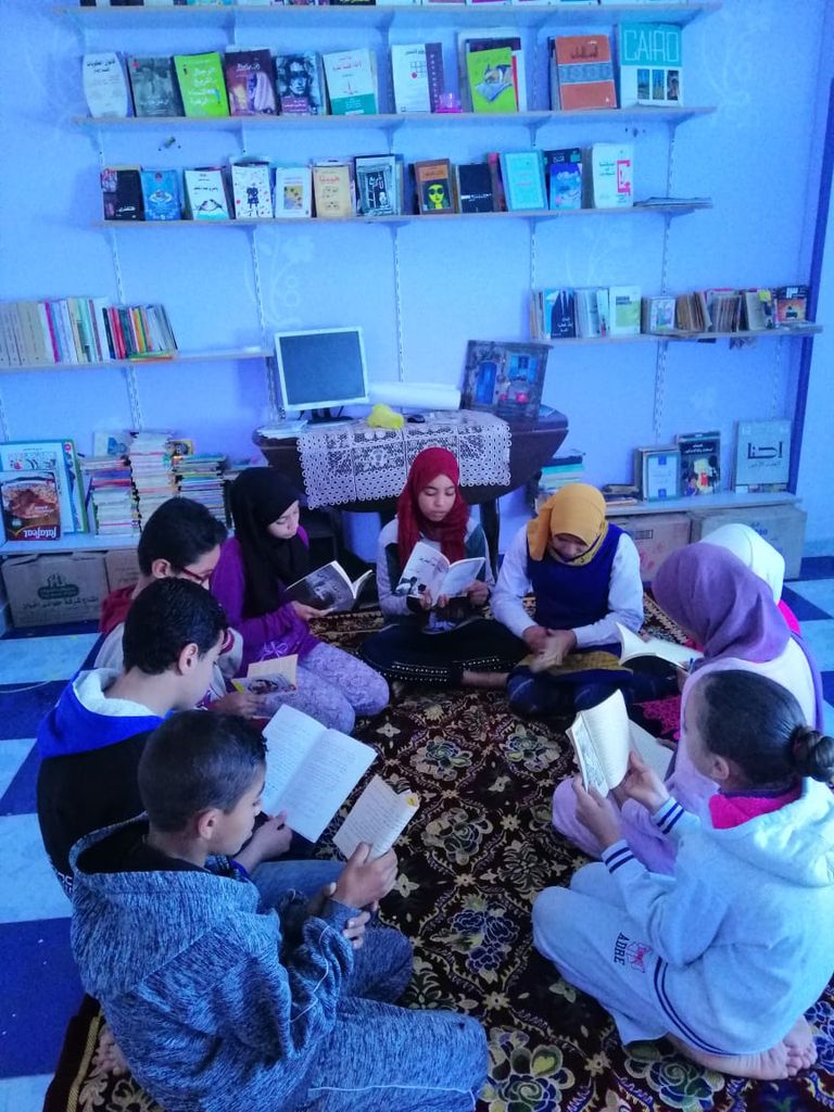 مكتبة هند تضم أكثر من 500 كتاب