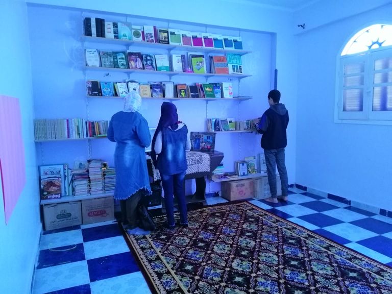 مكتبة هند تضم أكثر من 500 كتاب