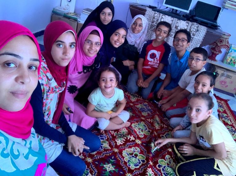 مكتبة هند تضم أكثر من 500 كتاب