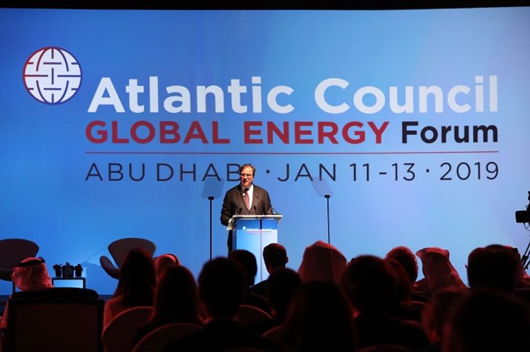 صورة من فعاليات الدورة السابقة حضور عالمي لمنتدى الطاقة في أبوظبي