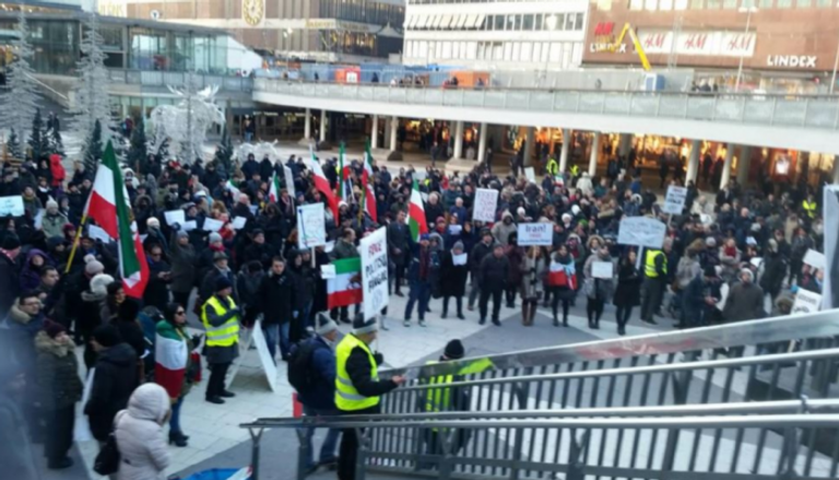 وقفة احتجاجية لإيرانيين ضد نظام خامنئي في ستوكهولم