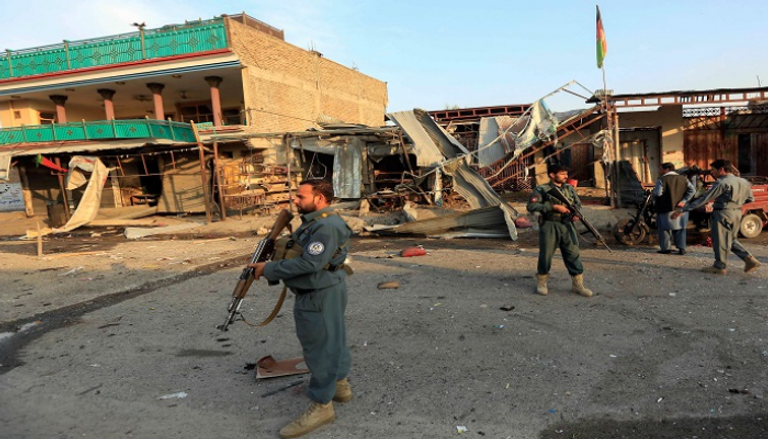 عناصر من الشرطة الأفغانية عقب هجوم لطالبان