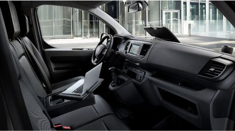 سيارة بيجو E-Expert موديل 2020 سيارة بيجو E-Expert موديل 2020